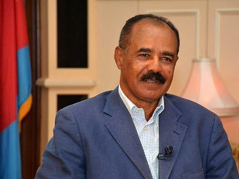 رئيس إريتريا يصل إلى الرياض وفي مقدمة مستقبليه نائب أمير المنطقة