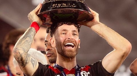 4 أندية تتنافس على ضم مدافع فلامنغو.. والقادسية يدخل السباق