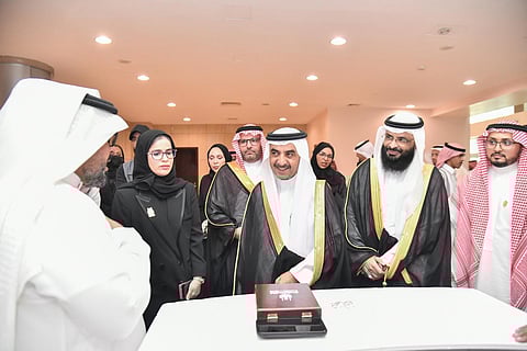 رئيس جامعة أمِّ القُرى يفتتح فعاليَّات يوم التَّطوُّع السُّعودي والعالمي 2025