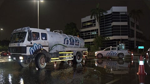 أمانة جدة: 135 ملم أمطار في 5 ساعات.. والفرق الميدانية تواصل المعالجة