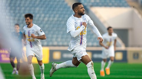 أبها يعزز صدارته لدوري "يلو" بثنائية العلا