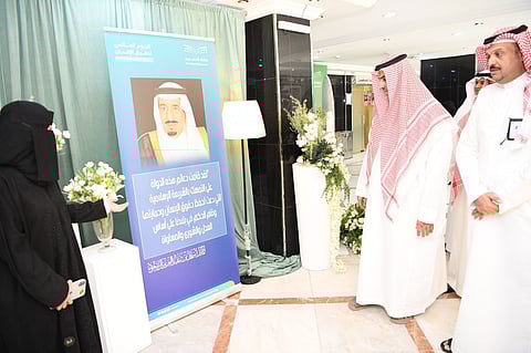 مدير عام تعليم مكة يدشن معرض اليوم العالمي لحقوق الإنسان