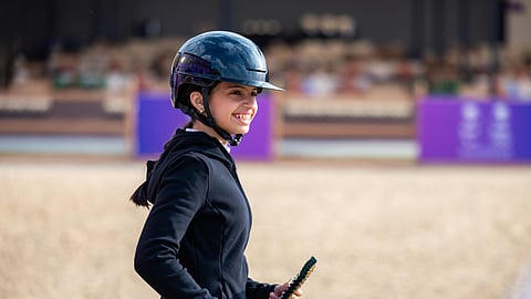 الجوهرة المطيري.. فارسة تخطف الأضواء في "قفز السعودية"