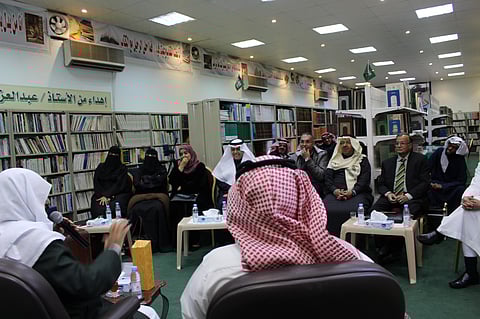 أكثر من 20 ألف عنوان ومؤلفات نادرة في مكتبة جمعية أدبي الطائف