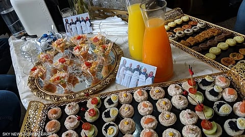 حلويات في أشكال وقوالب مختلفة