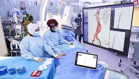 مستشفى الدكتور سليمان الحبيب بالتخصصي يُنقذ حياة مسن عانى من تضخم حاد بالشريان الأورطي كاد أن ينفجر