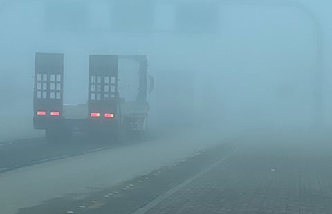 الضباب يخيّم على مدينة طريف ودرجة الحرارة المحسوسة تهبط إلى 4 درجات فجرًا