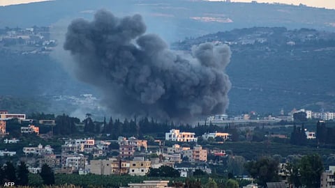 الجيش الإسرائيلي يعلن استهداف منشآت ومعسكرات عسكرية لحزب الله داخل لبنان