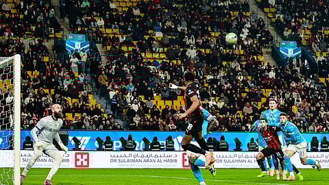 على ملعب الأول بارك في الرياض.. نابولي يُقصي ميلان ويطير إلى نهائي السوبر الإيطالي