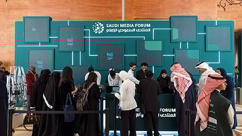 رئيس المنتدى السعودي للإعلام يطلق من الأحساء أولى نسخ مبادرة "ضوء المنتدى السعودي للإعلام"