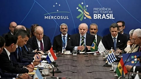 الرئيس البرازيلي يحذر التدخل العسكري الأمريكي في فنزويلا