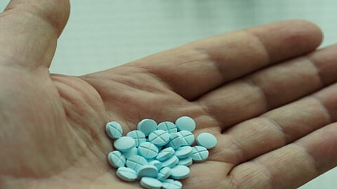 "النمر" يحذّر: إيقاف أدوية الجلطة فجأة قد يُعيد الخطر من جديد