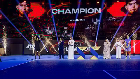 نائب وزير الرياضة يتوّج الأمريكي "تيين" بلقب بطولة الجيل القادم للتنس 2025