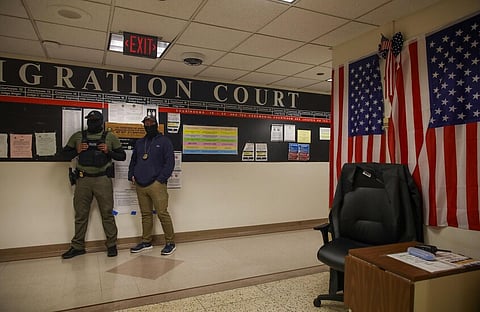 مكافأة مالية وسفر مجاني.. أمريكا تعرض "خروجًا مريحًا" للمهاجرين غير الشرعيين