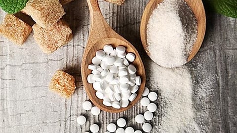 يؤثر على القلب والدماغ.. دراسة تحذّر من آثار ضارة لأحد أشهر البدائل الصناعية للسكر