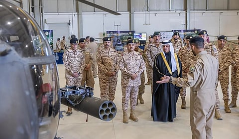 نائب وزير الحرس الوطني يدشّن الشعار الجديد للطيران ويكرّم خريجي المعهد