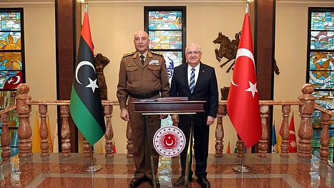 آخر صورة للحداد مع وزير الدفاع التركي يشار غولر في أنقرة 23 ديسمبر 2025