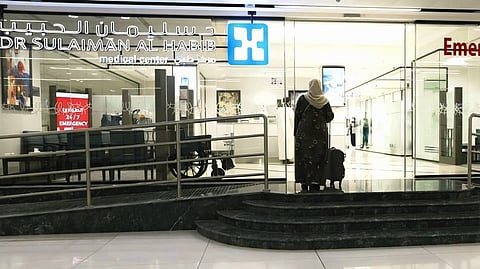 مركز الدكتور سليمان الحبيب الطبي في مطار الملك خالد يشهد ولادتين طارئتين إحداها بعد هبوط اضطراري