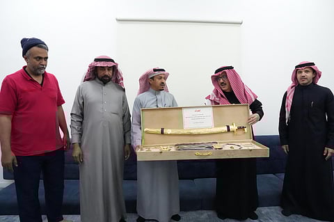 منسوبو الهلال الأحمر بالأفلاج يودّعون آل وحيد بعد 39 عامًا من العطاء الإنساني