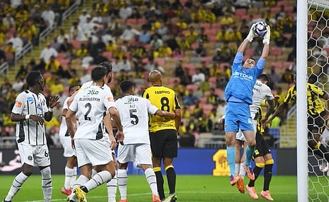 دوري روشن: الاتحاد يأخذ نصيبه من الشباب بهدفين