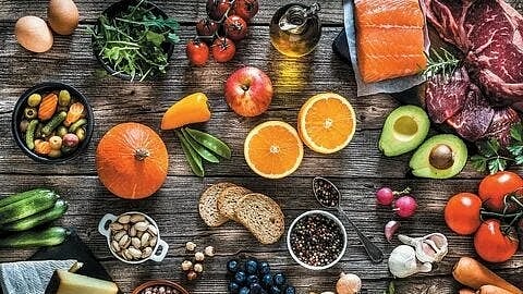 الدليل الشامل لمواجهة مقاومة الأنسولين.. تقرير: 4 أنواع من الغذاء تضبط مستويات السكر في الدم وتعيد النشاط