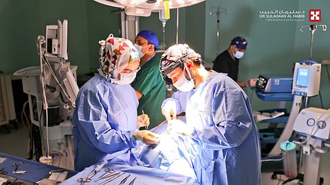 في تدخلات طبية نادرة استئصال "3" أورام سرطانية باللسان بمستشفى الدكتور سليمان الحبيب بالخبر