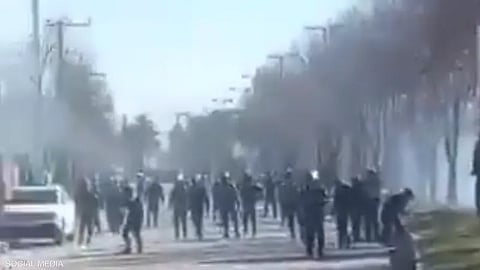 3 قتلى بينهم عنصر في "الباسيج" خلال احتجاجات غلاء المعيشة في إيران