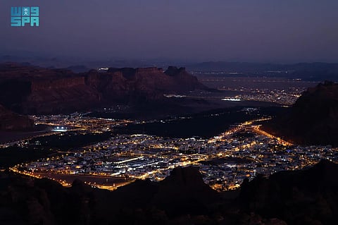 العُلا تنظّم الإضاءة الخارجية لحماية المشهد الليلي والبيئة