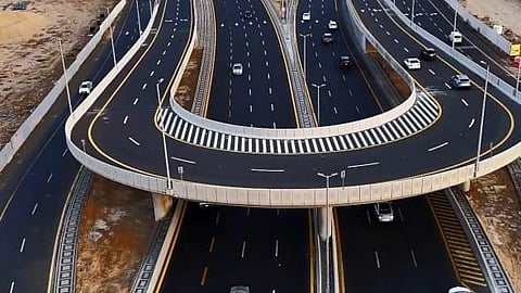 برنامج أمانة الطائف لتطوير المحاور الرئيسة يرفع كفاءة الطرق والجسور ويؤمّن حركة مرورية حرّة