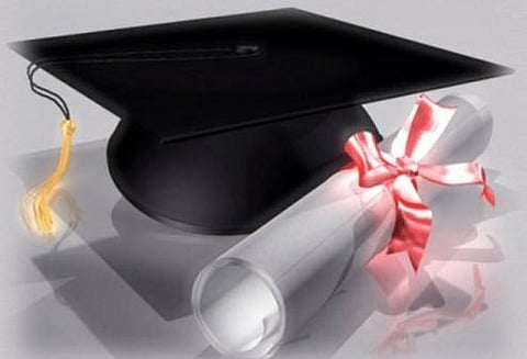 سعيدة العمري.. اليتيمة الملهمة.. من عاملة نظافة إلى حلم "رسالة الماجستير"