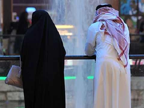 معرفة "تاريخ العريس" حق للفتاة أم انتهاك لخصوصية الشاب؟