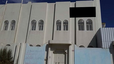 معلمو مدرسة أهلية بالخميس يشكون من "الرواتب الناقصة"