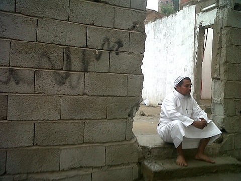 مقاول يهدم منزل مواطن بمكة خطأً بحجة أنه مشمول بالإزالة