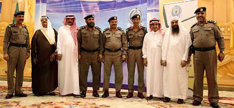 "مدني مكة": إحالة شخصَيْن للإمارة بعد إعاقة أعمال الدفاع المدني