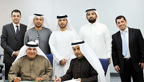 "الوطنية لحلول الأعمال" توقّع اتفاقية مع أكاديمية اتصالات الإماراتية