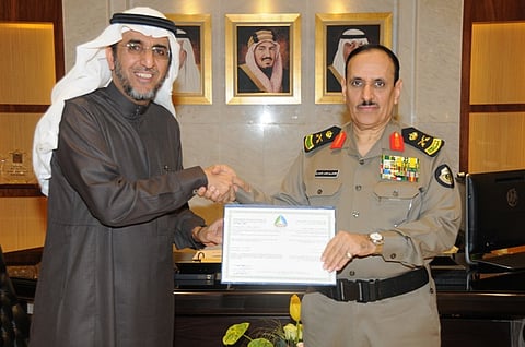 مدير الأمن العام يتسلّم "شهادة الجودة" في التخطيط والتطوير