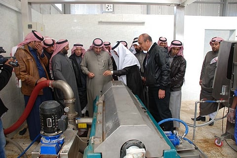 "الشيحة" يتفقد سير العمل بمركز أبحاث الإبل بـ"الجوف"