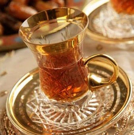 "سخان شاي" وراء امتناع سجناء في تيماء عن مقابلة ذويهم