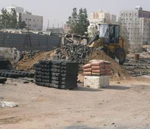 بلدية بريمان بجدة تزيل 40 مطباً عشوائياً و8 مواقع "بلك"