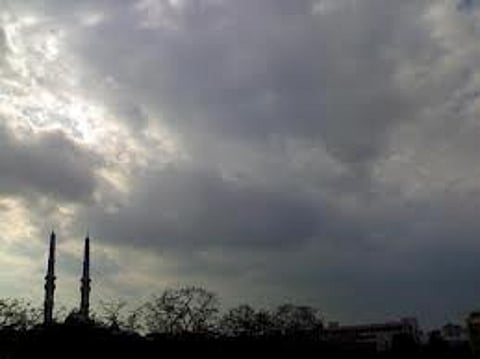 "مدني تبوك": أمطار رعدية تبدأ 9 مساء وتستمر 12 ساعة