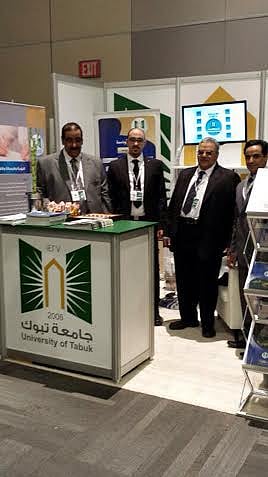 وزير التعليم العالي يكرم جامعة تبوك في "يوم المهنة" بكندا