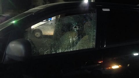 مجهولون يهشّمون زجاج مركبة "ساهر" في "نعمان مكة"