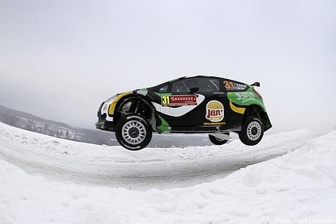 بالصور.. يزيد الراجحي يطير بصدارة العالم في السويد