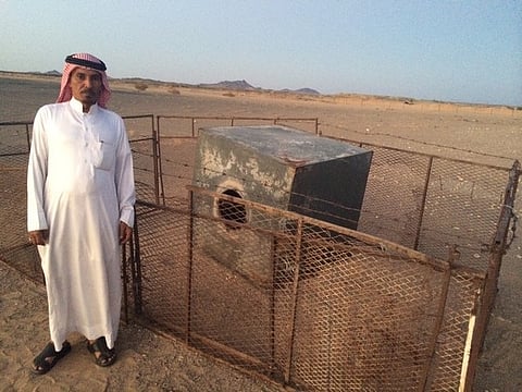 بالصور.. صاحب البئر المكشوفة في ظلم يتهم "الإمارة" بإزالة تأمينها