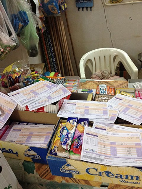 مدير "كهرباء جازان" يوجّه بالتحقيق مع موظف سلم الفواتير لعامل بقالة