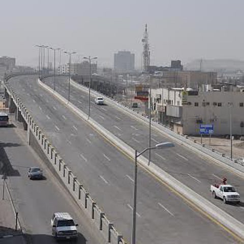 "محافظ الأحساء" يُدشن تقاطع طريقي "الملك فهد– والملك عبدالعزيز"