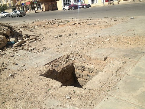 بلدية الخرمة تغلق 4 خزانات مكشوفة في "السوق المهدوم"