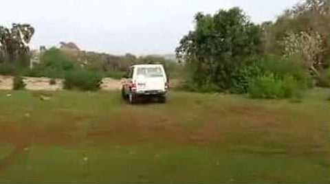 رئيس "الحياة الفطرية" يستنكر حادثة "التفحيط" داخل روضة طبيعية!