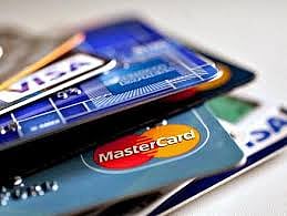 البطاقات الذكية تهدد 840 ألف حالة مستفيدة من الضمان بـ"رسوم السحب"