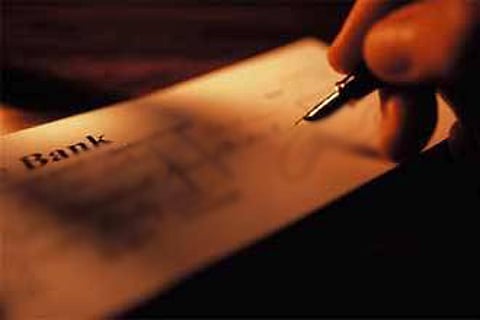 إطلاق سيدتي أعمال سعوديتين تورطتا في شيكات وهمية بمليون ريال